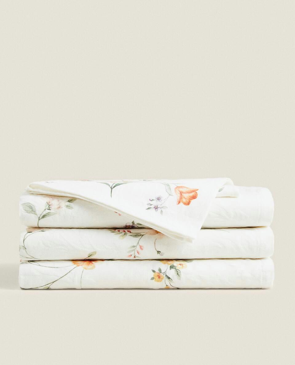 FLORAL JACQUARD TABLECLOTH