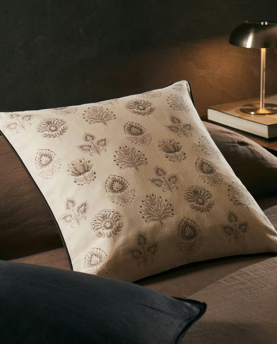 FLORAL PRINT CUSHION COVER