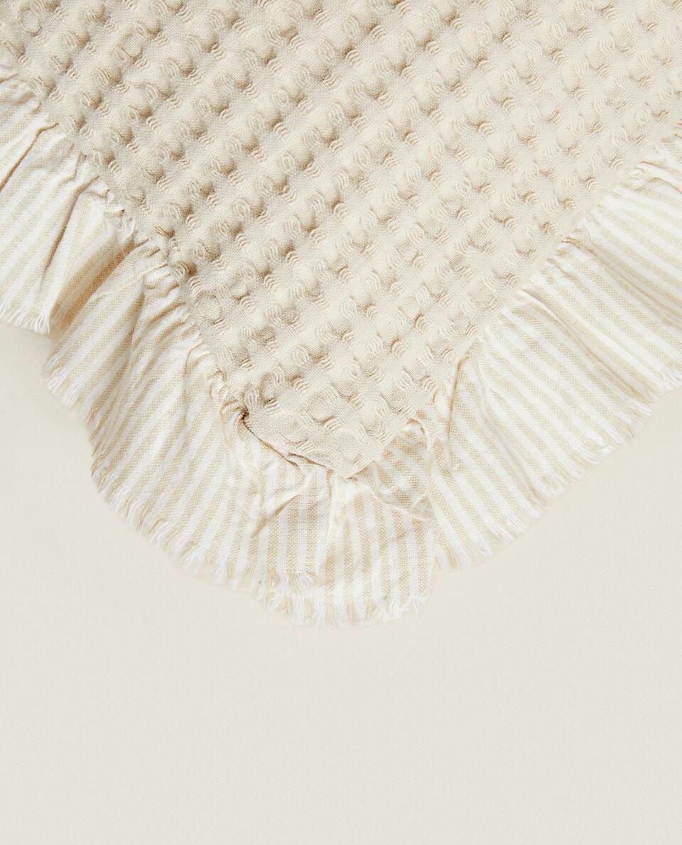 WAFFLE-KNIT CUSHION COVER