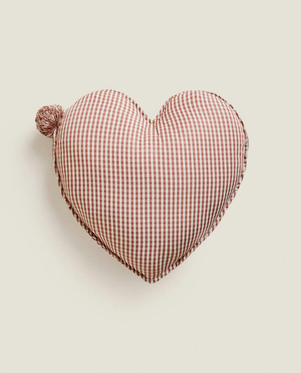 HEART-SHAPED CUSHION