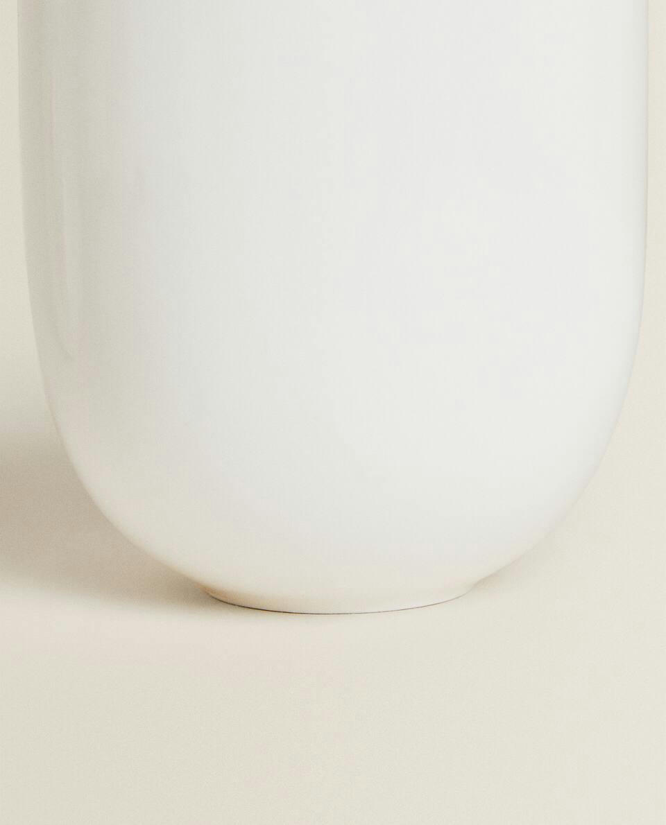WHITE PORCELAIN MUG