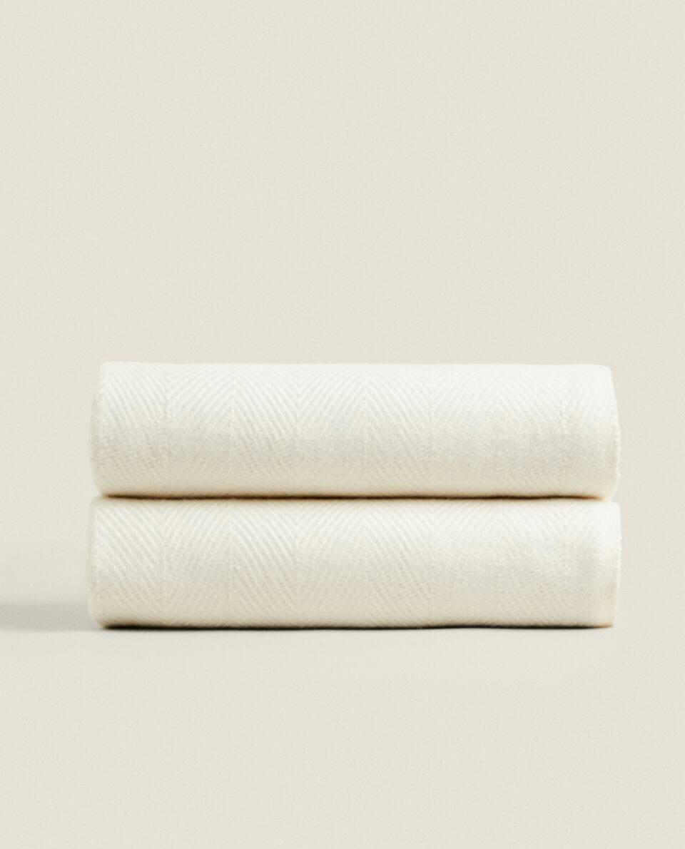 X áBBATTE WOOL AND SILK BLANKET