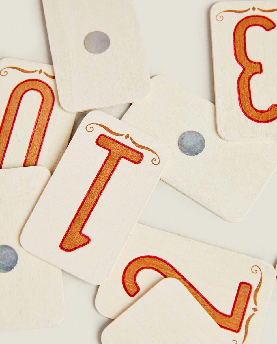 CHILDREN’S CHRISTMAS COUNTDOWN CALENDAR