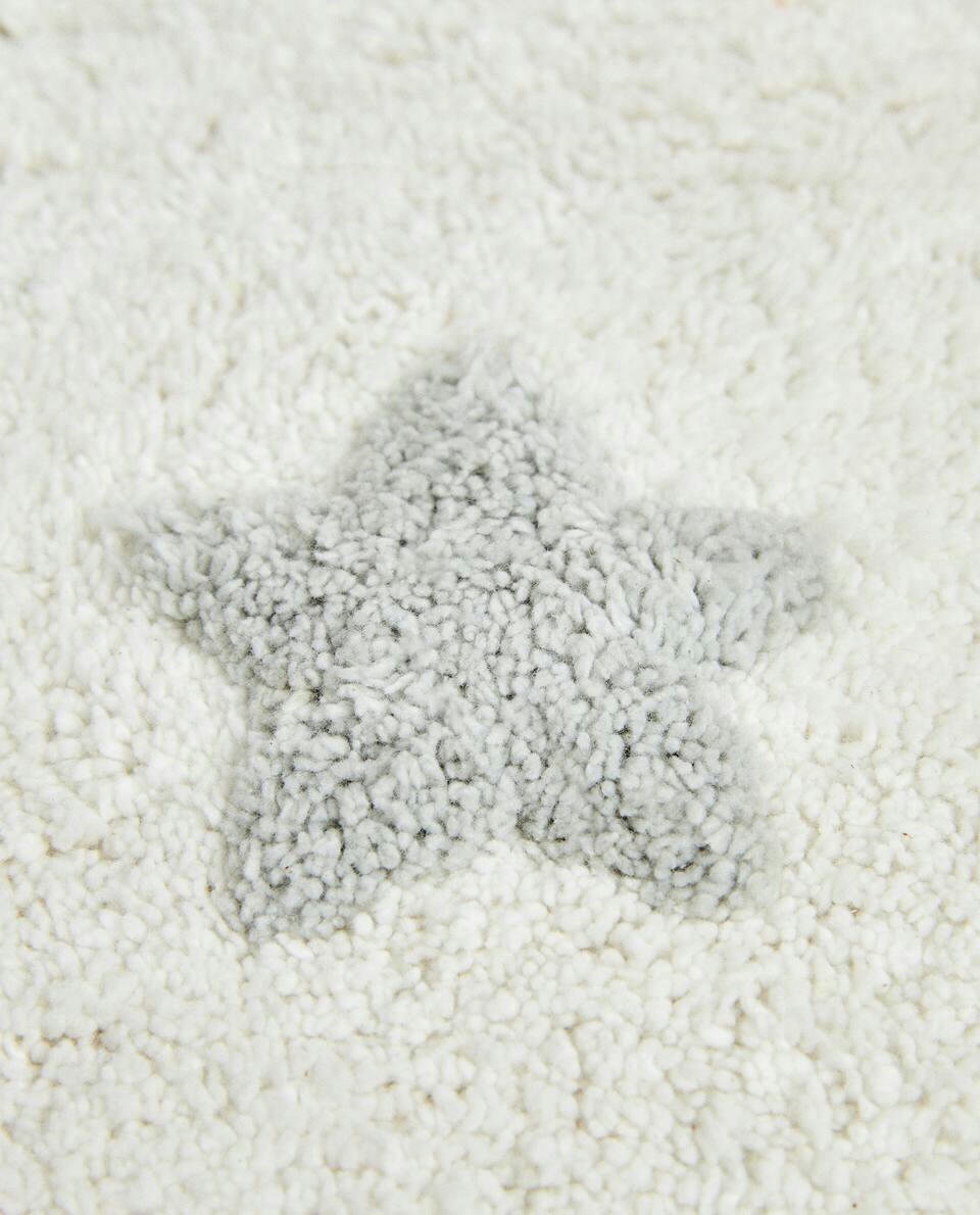 CHILDREN'S BATH MAT WITH POM-POM STARS