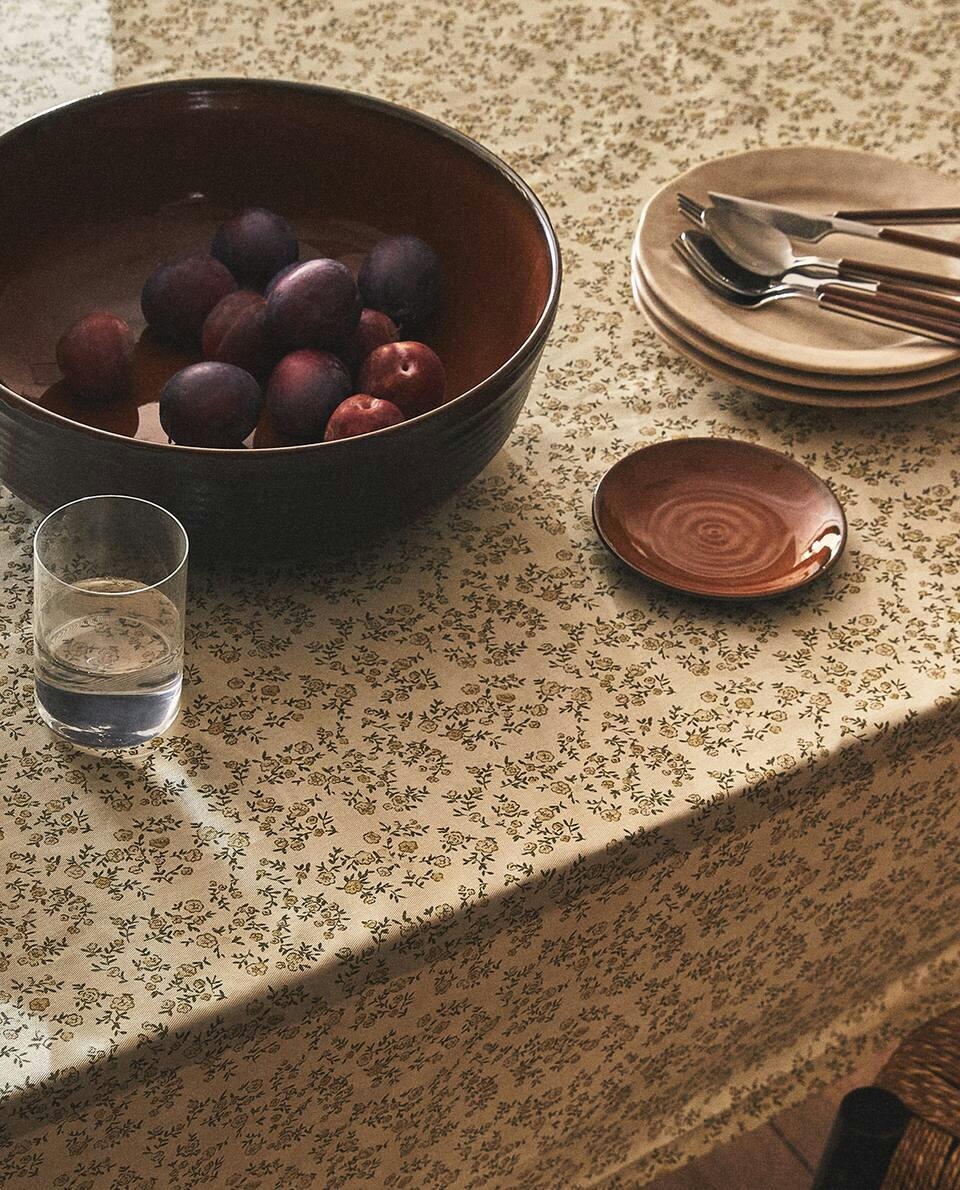 FLORAL RESIN TABLECLOTH