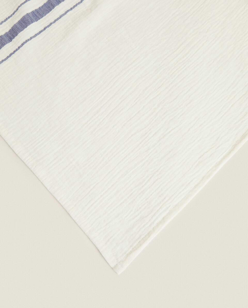 LIGHTWEIGHT STRIPED BLANKET