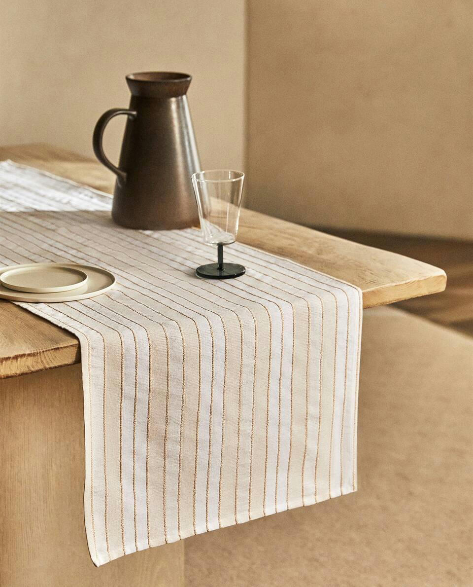 STRIPED TABLE RUNNER