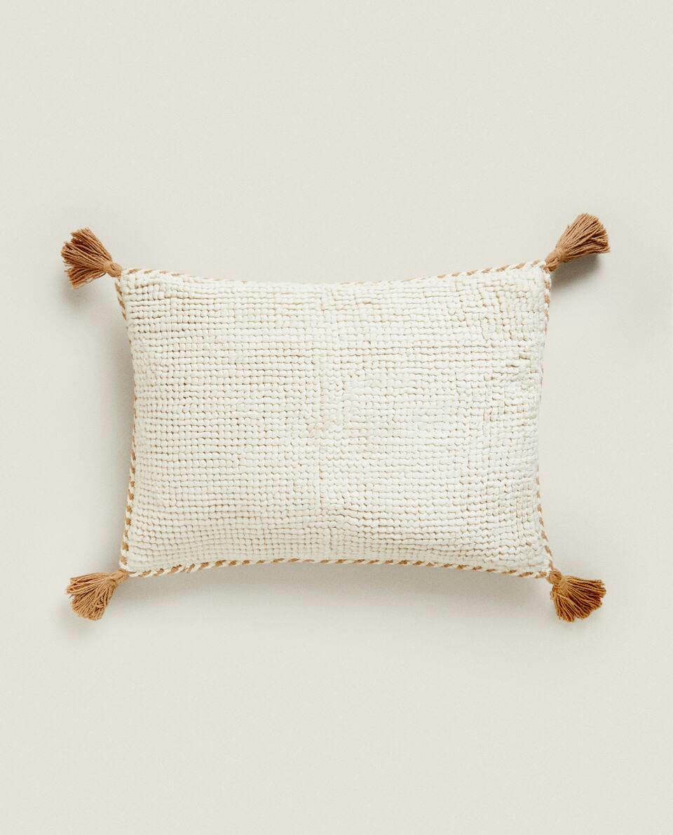 TASSEL CUSHION COVER