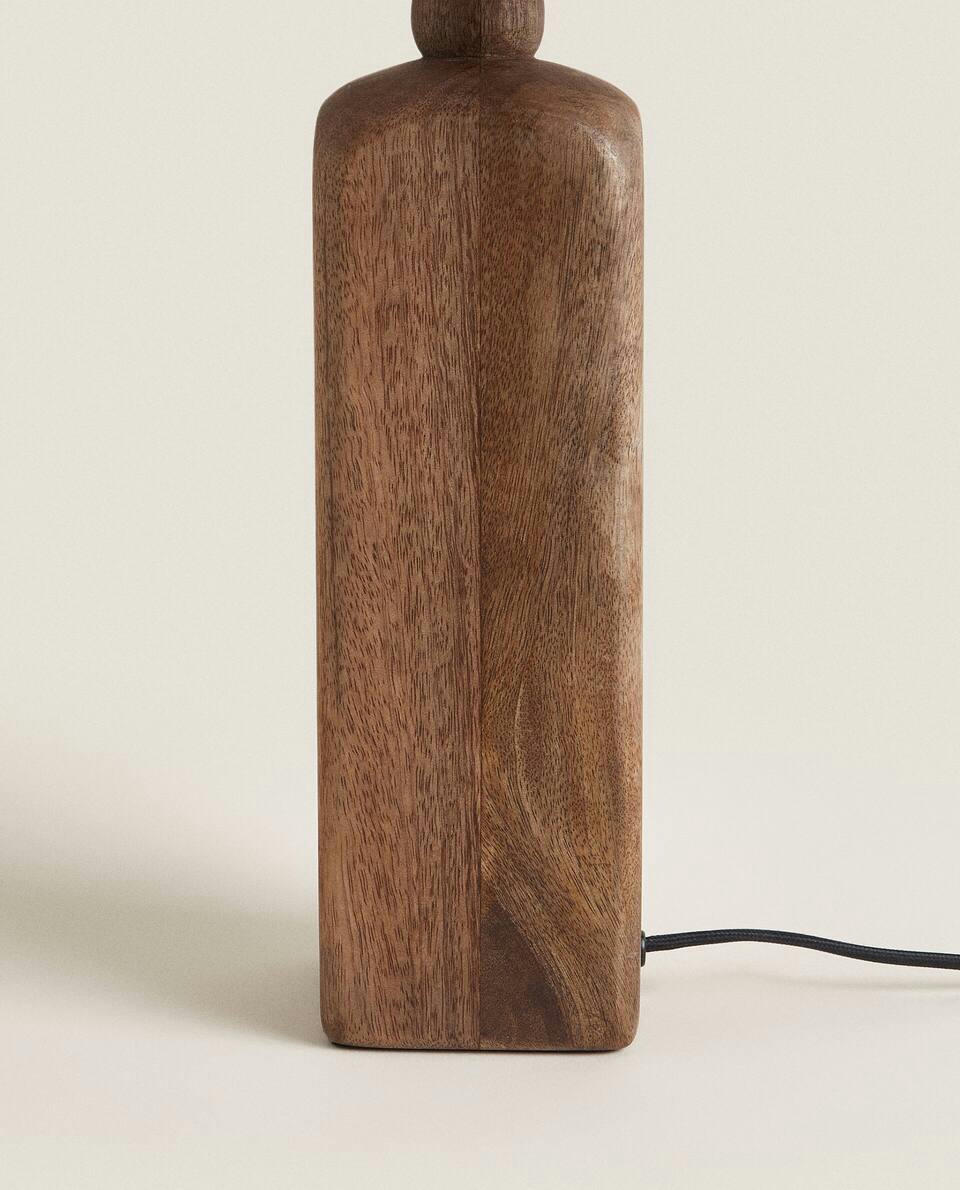 LAMP WITH WOODEN BASE