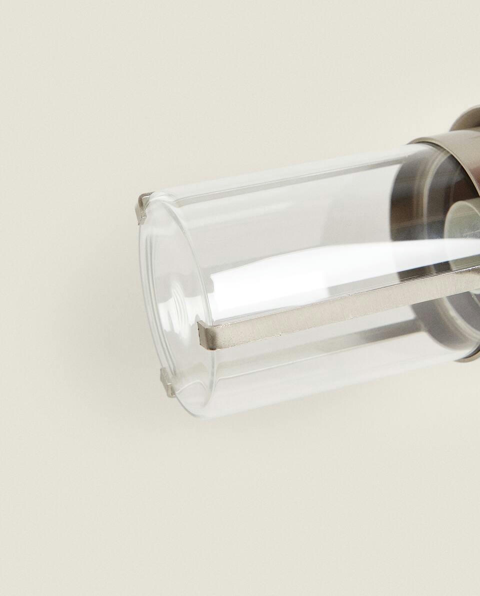 ALUMINIUM WALL APPLIQUé