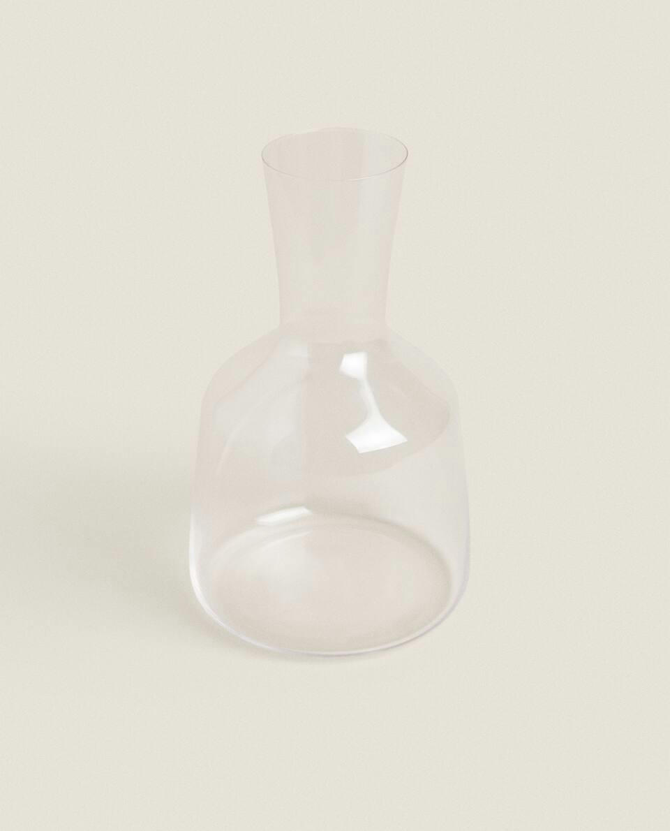 GLASS DECANTER.