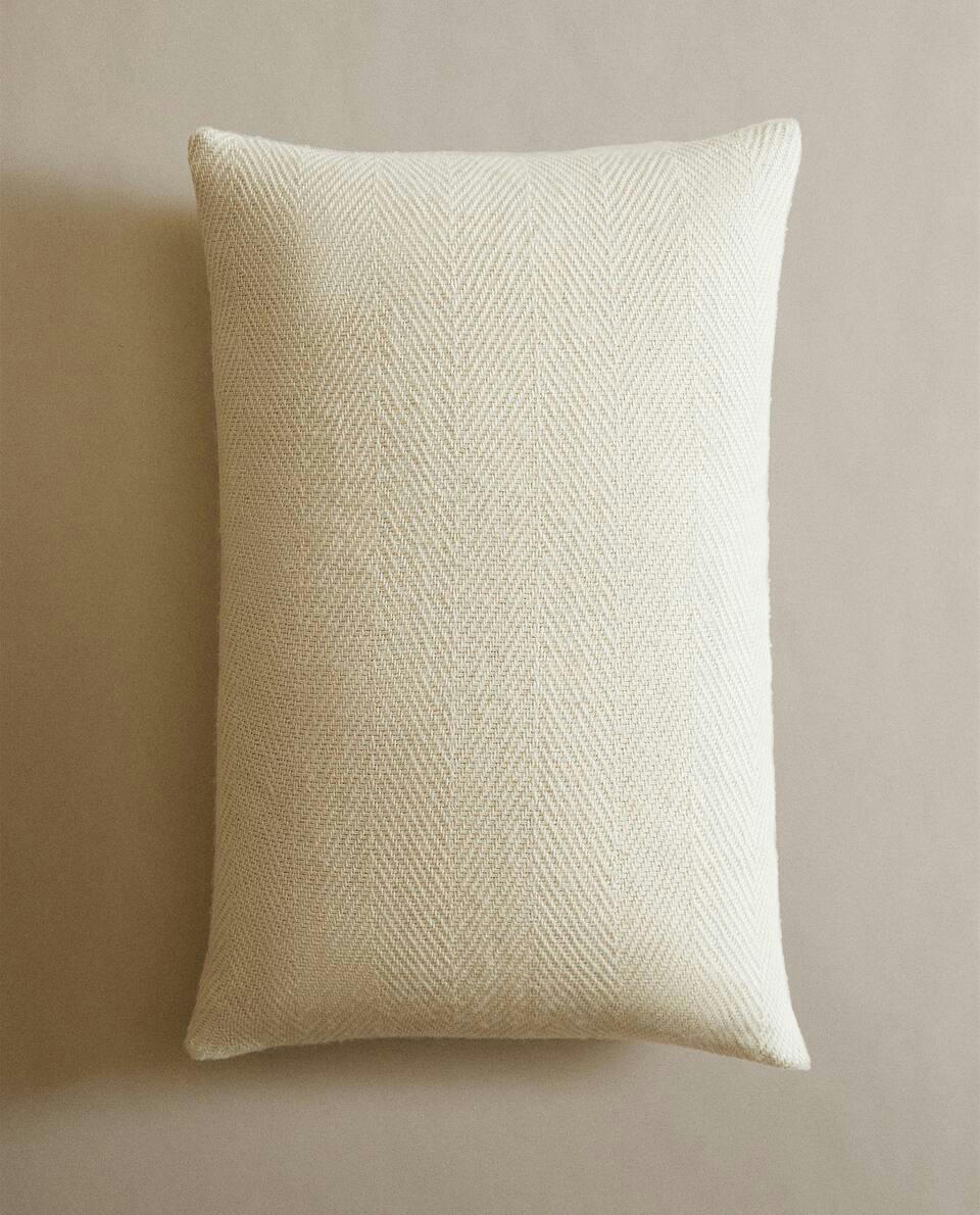 X áBBATTE MERINO WOOL AND SILK CUSHION