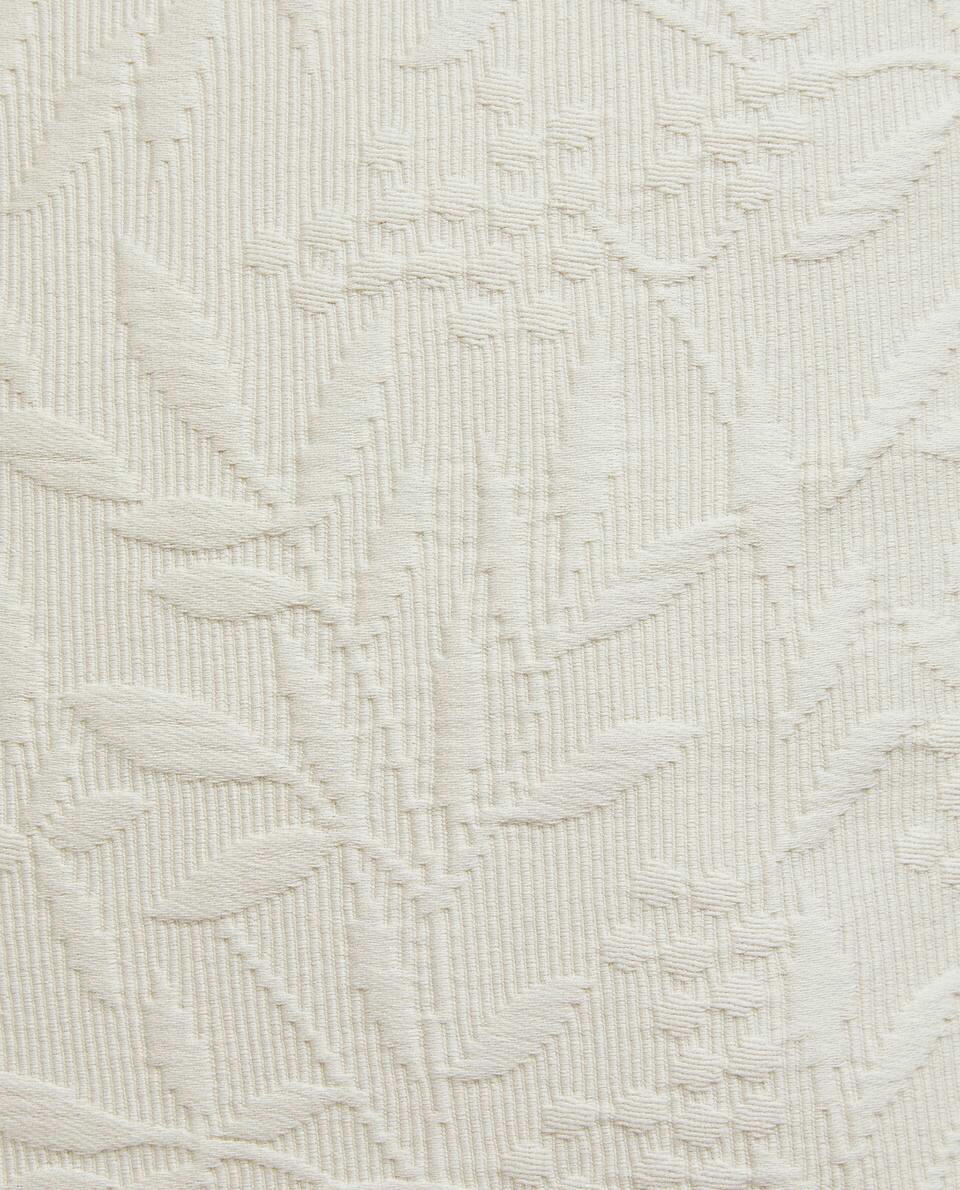 RUFFLE CUSHION COVER