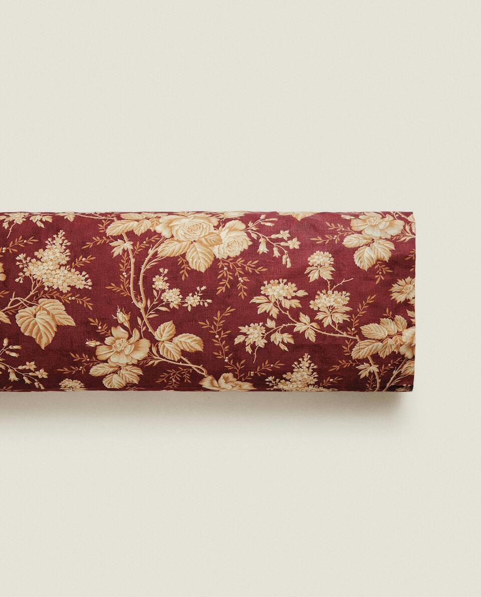 COTTON PILLOWCASE WITH GOLD CHRISTMAS FLOWERS