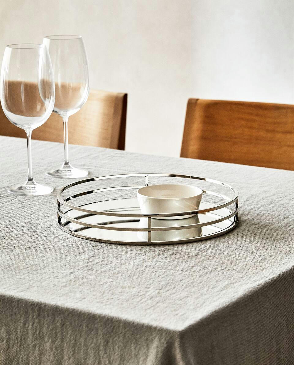 ROUND METAL AND MIRRORED TRAY