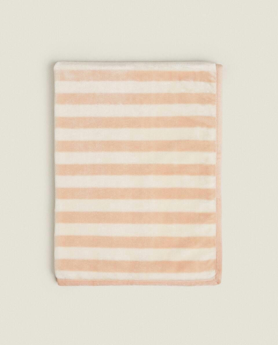 STRIPED FLEECE BLANKET