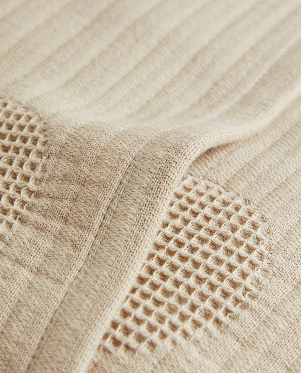 CLOUD PATTERN CUSHION COVER