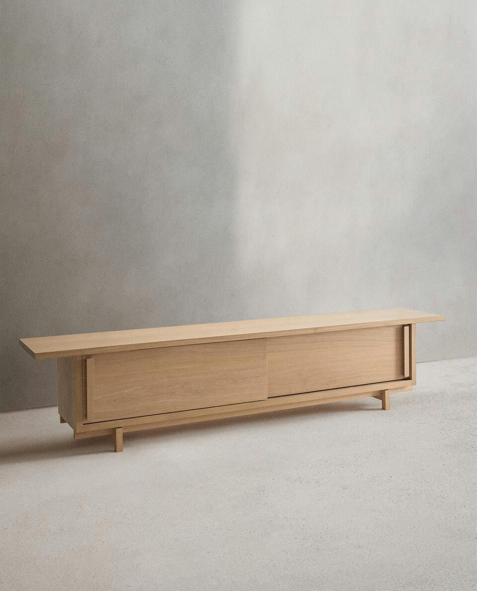 SIDEBOARD 01