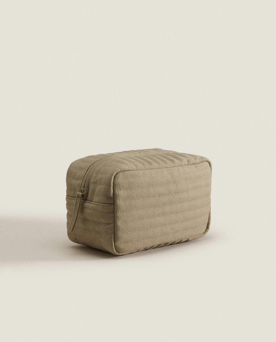 QUILTED LINEN TOILETRY BAG