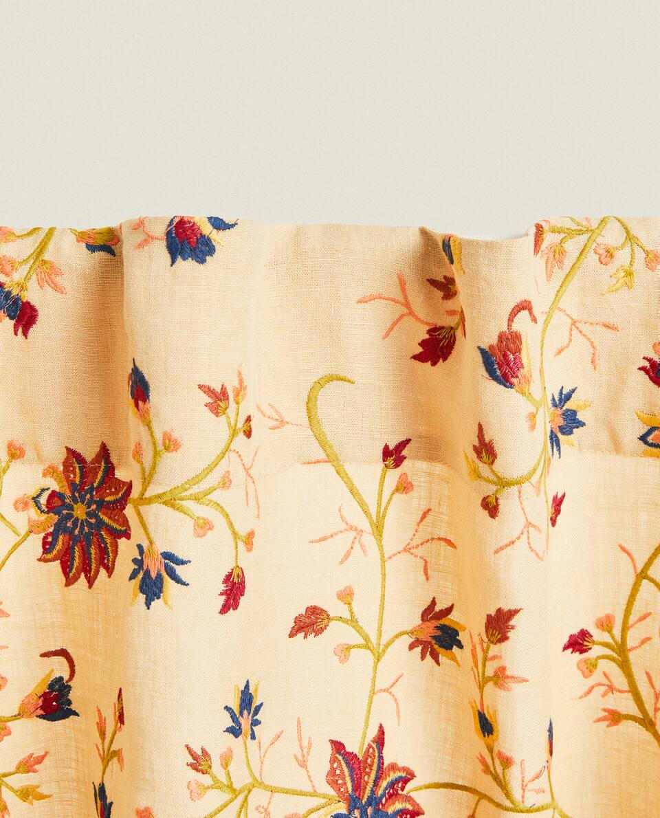 CURTAIN WITH FLORAL EMBROIDERY