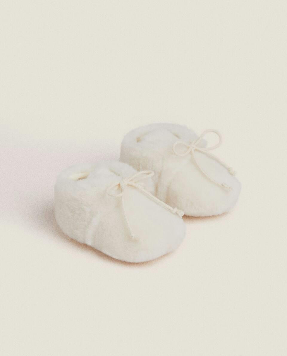 FAUX FUR BOOTIES WITH DRAWSTRING