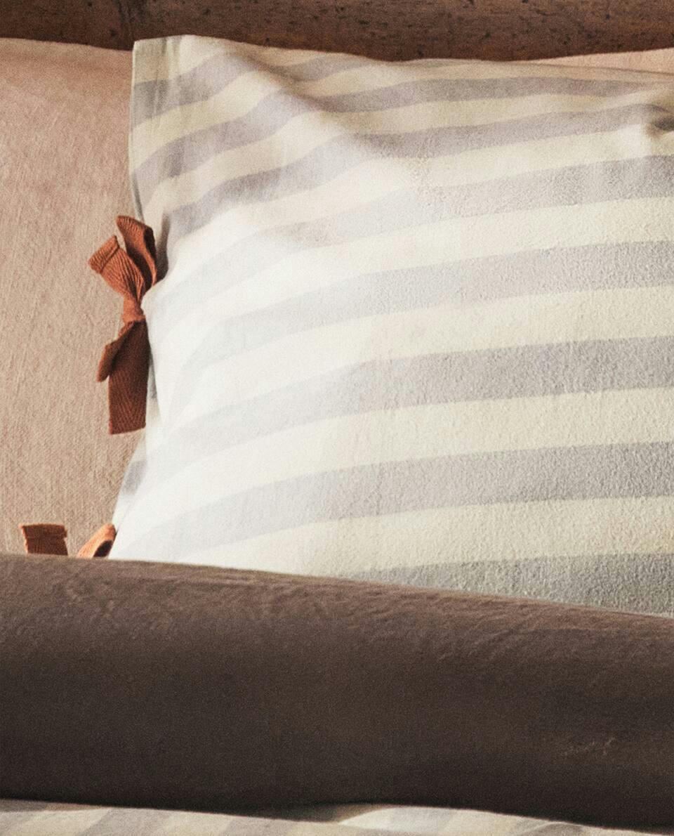 STRIPED FLANNEL PILLOWCASE