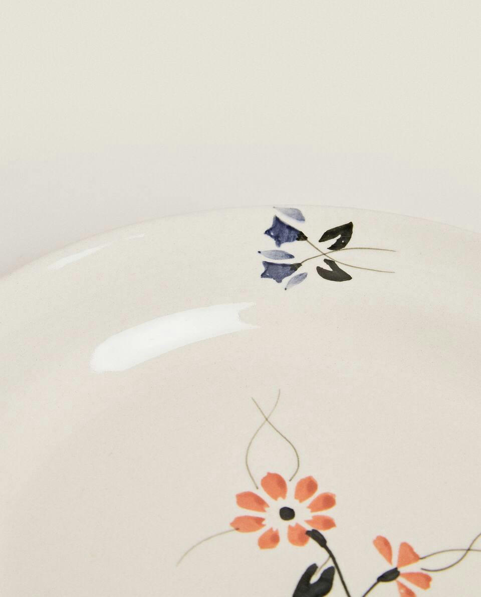 PAINTED FLORAL EARTHENWARE TABLEWARE