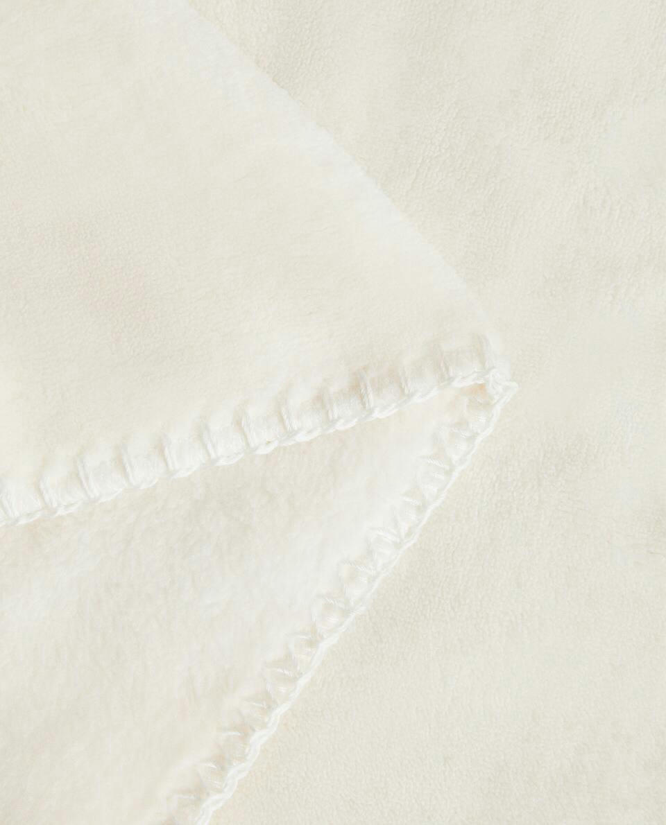 PEANUTS? EMBROIDERED BLANKET