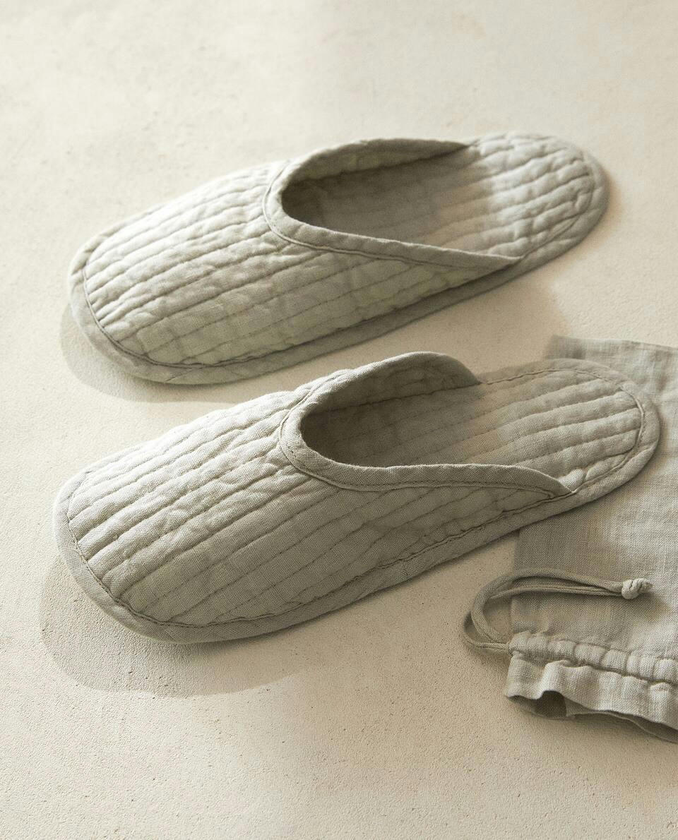 QUILTED LINEN SLIPPERS