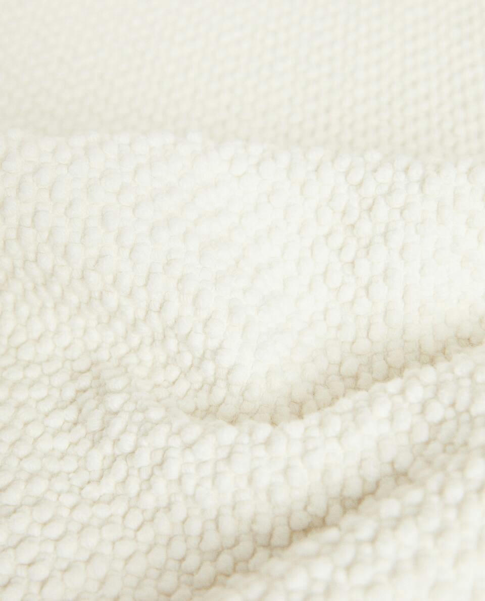 TEXTURED WAFFLE BATH MAT