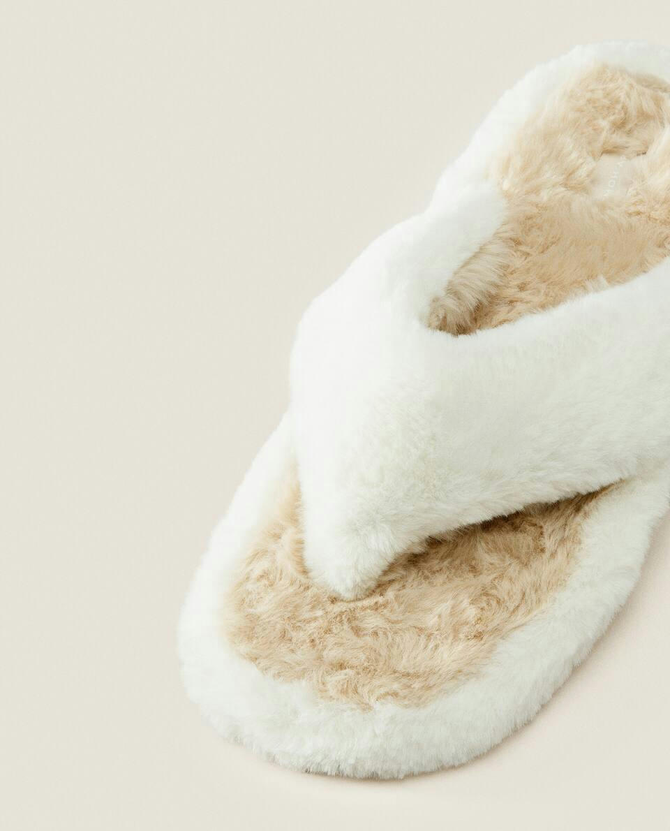 CONTRAST FAUX FUR OPEN SLIPPERS