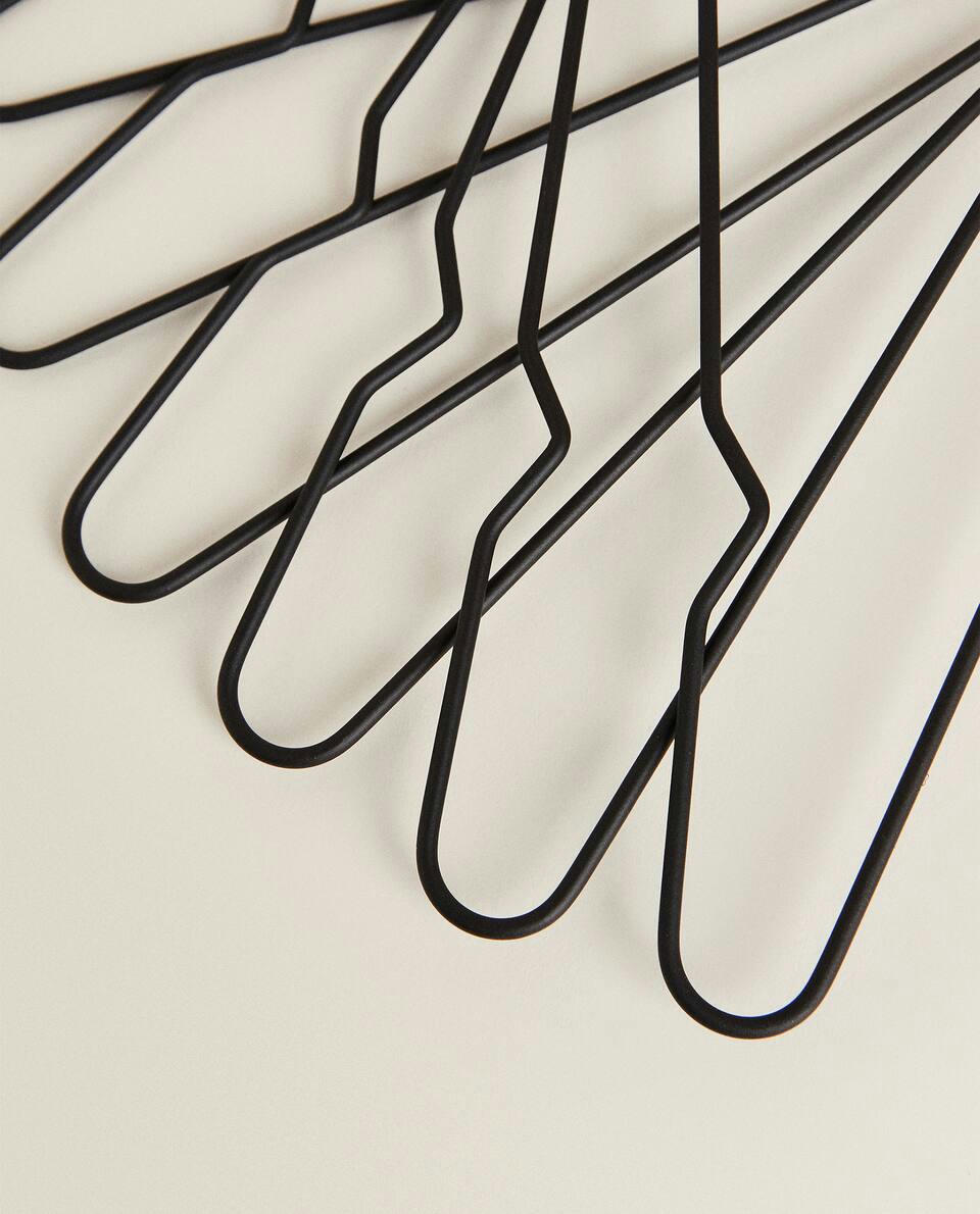 RUBBERISED HANGERS (PACK OF 6)