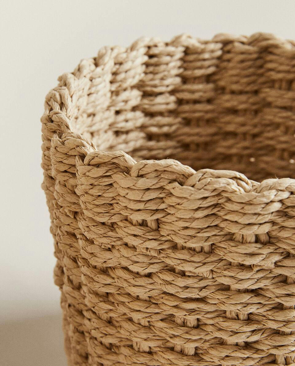 ROUND RATTAN BASKET