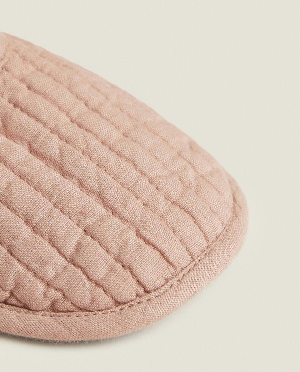 QUILTED LINEN SLIPPERS