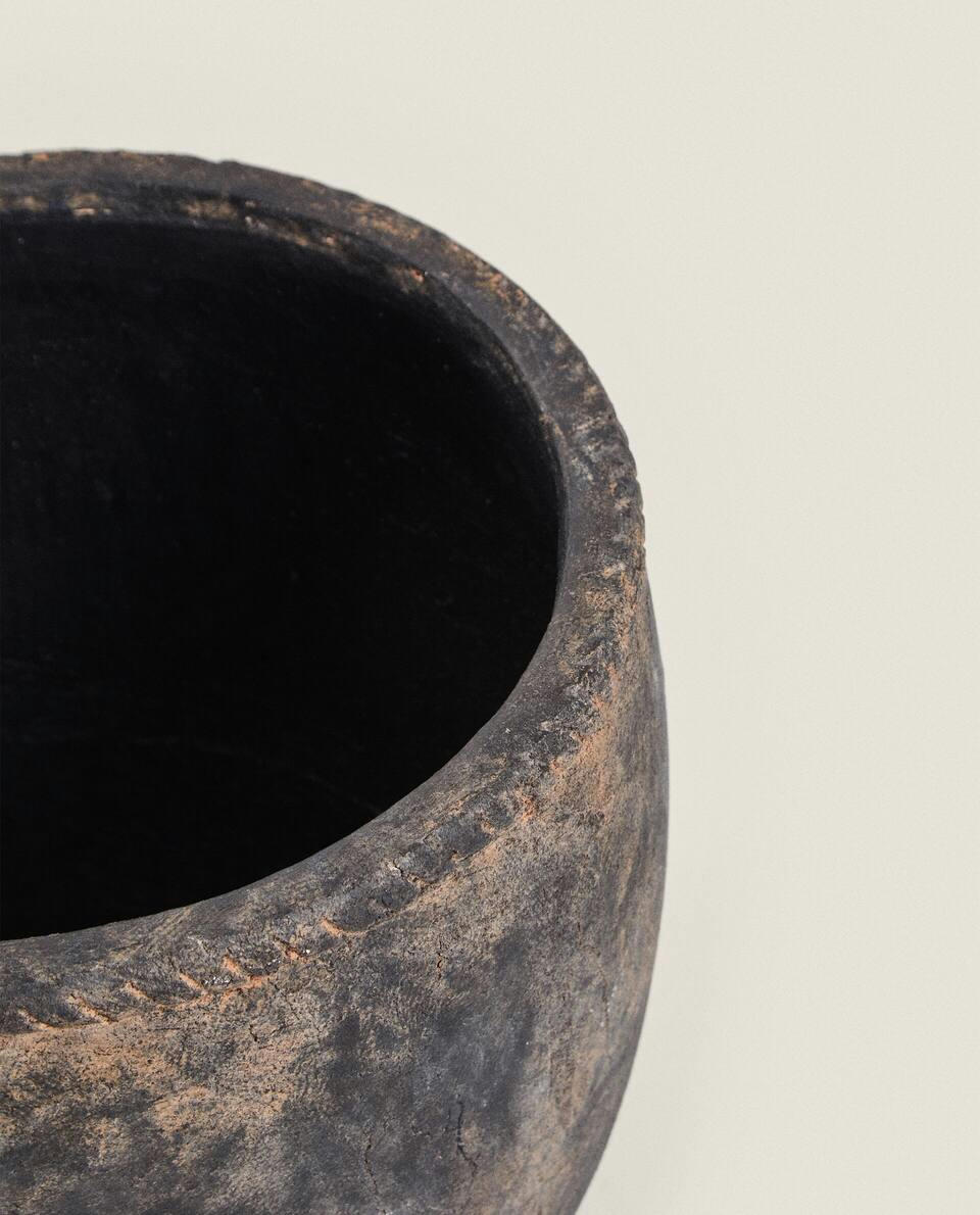 FLOWERPOT WITH ANTIQUE FINISH