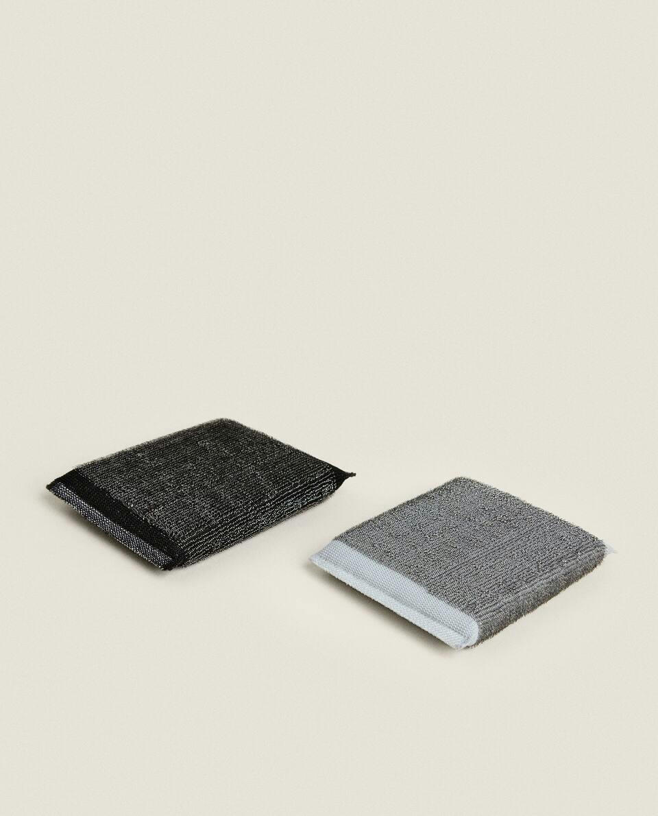 GREY AND BLACK SCOURER (SET OF 2)