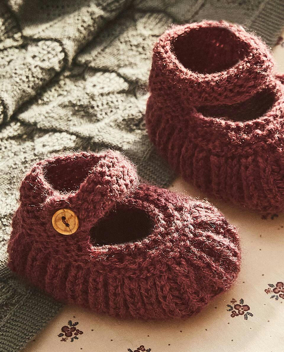 KNIT BALLERINAS WITH STRAP