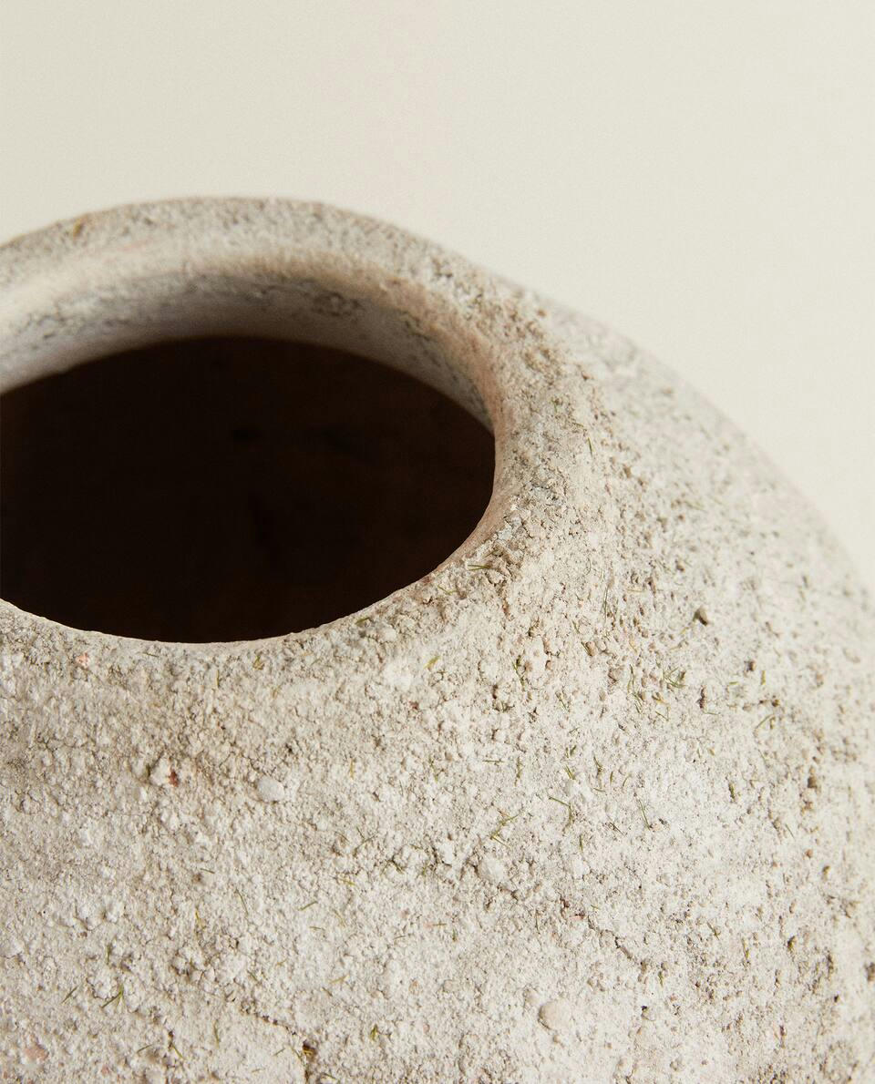 CERAMIC VASE