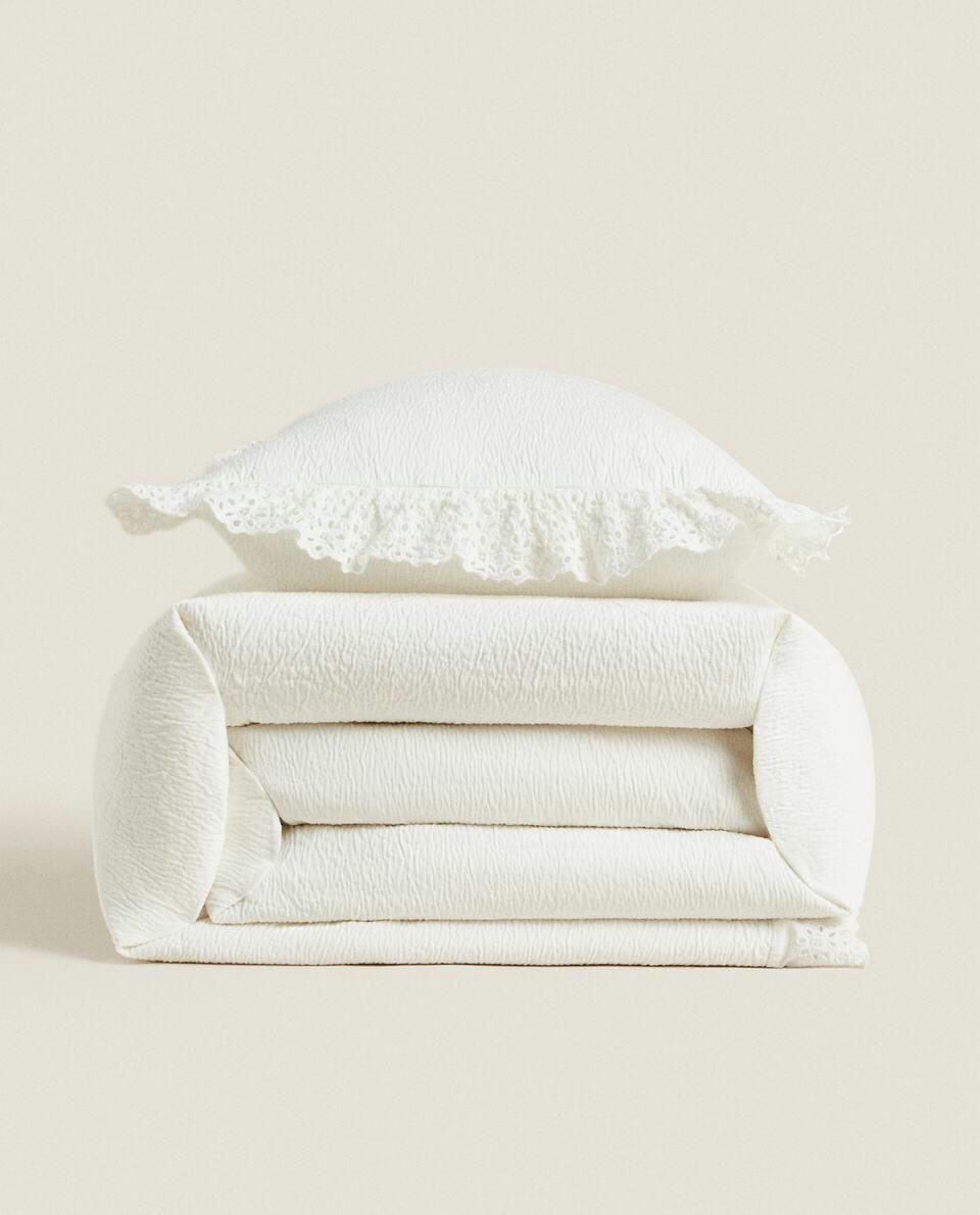 COTTON BEDSPREAD WITH EMBROIDERED RUFFLED TRIMS