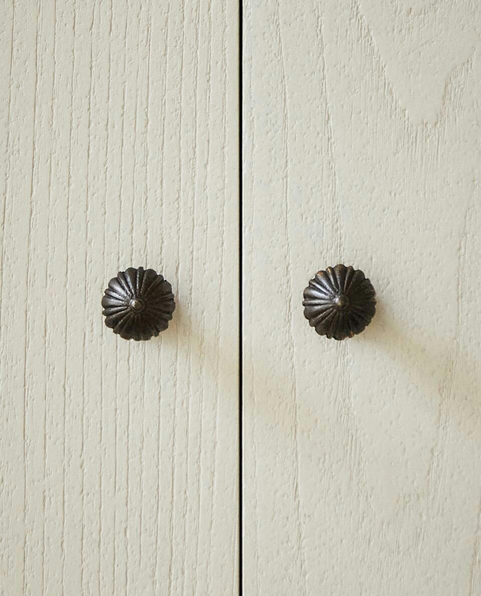 METAL FLOWER DOOR KNOB