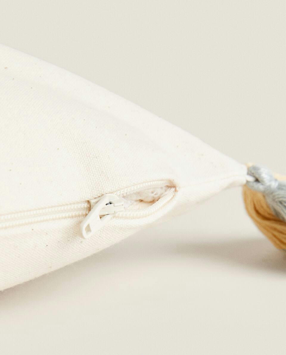 PEANUTS? CUSHION COVER WITH TASSELS