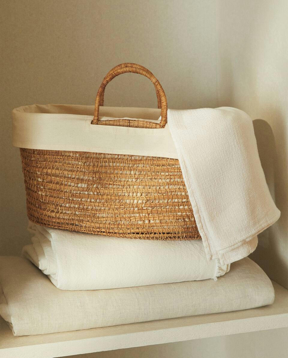 BASKET WITH FABRIC LINING