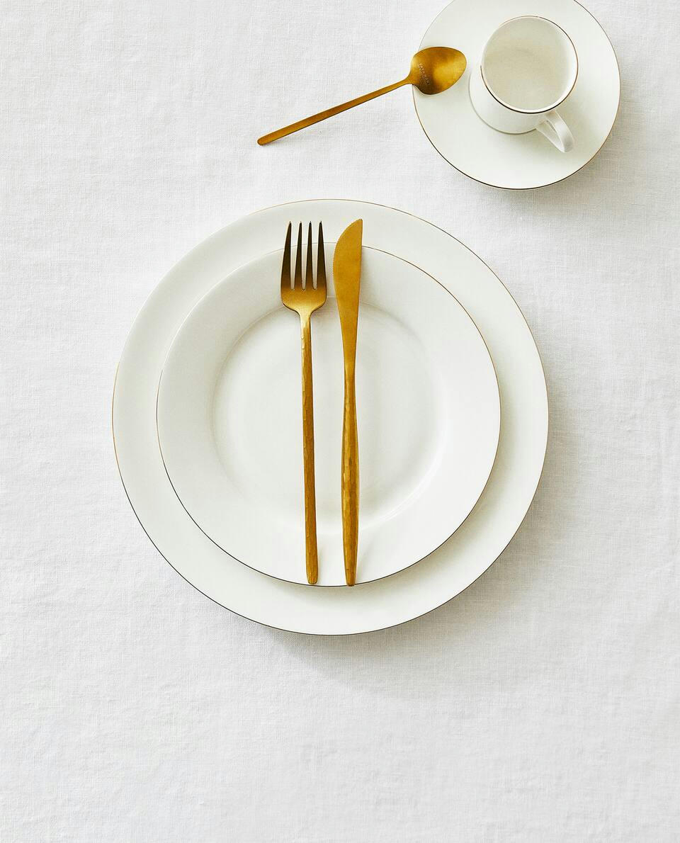 RIMMED BONE CHINA DESSERT PLATE