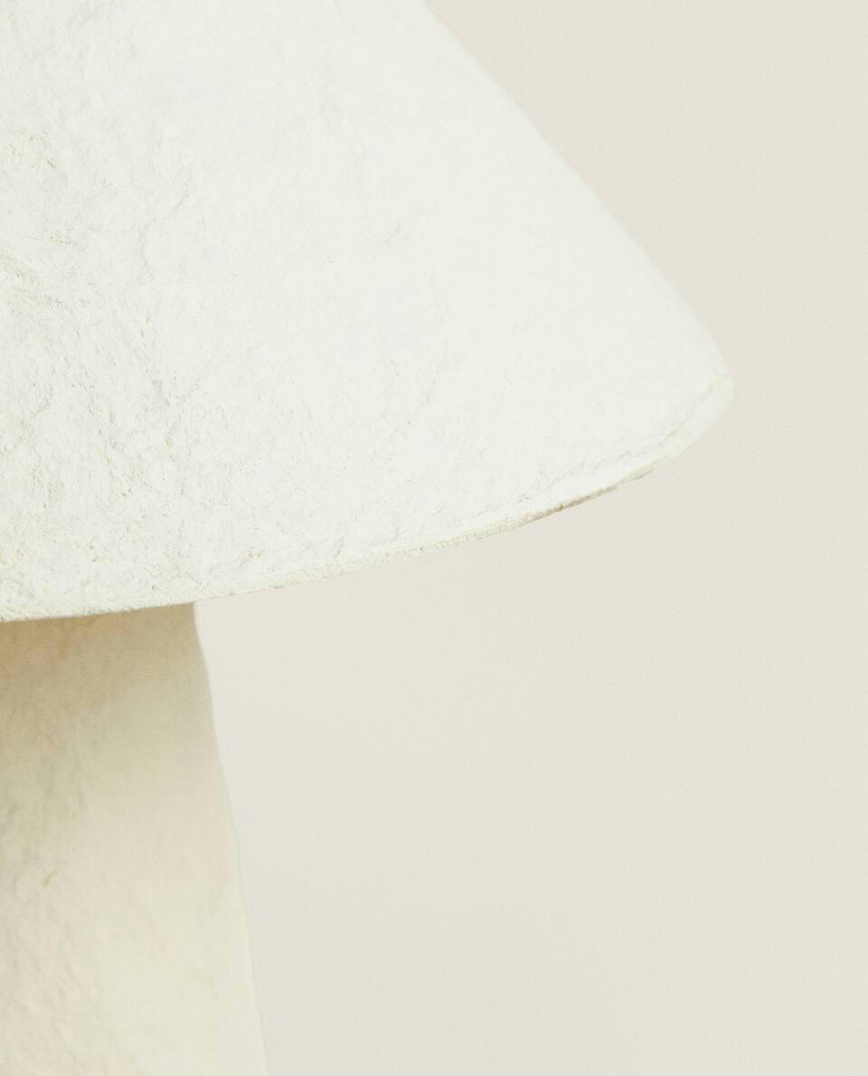PAPIER-M?CHé TABLE LAMP