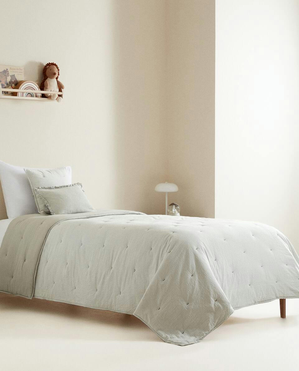 CHILDREN'S SEERSUCKER QUILT