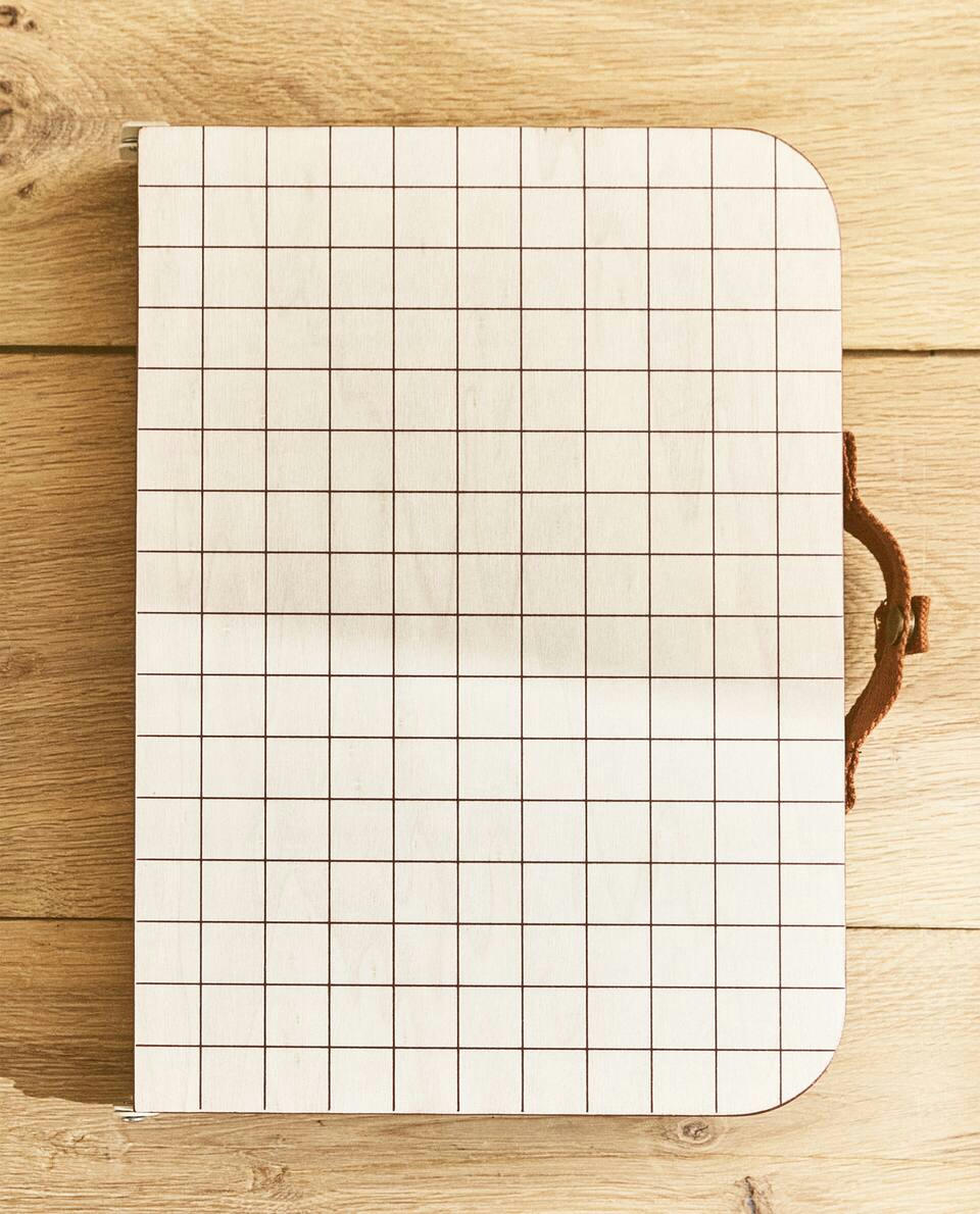 SMALL FOLDABLE TABLE CASE