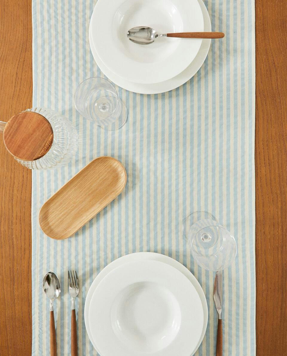 STRIPED TABLE RUNNER
