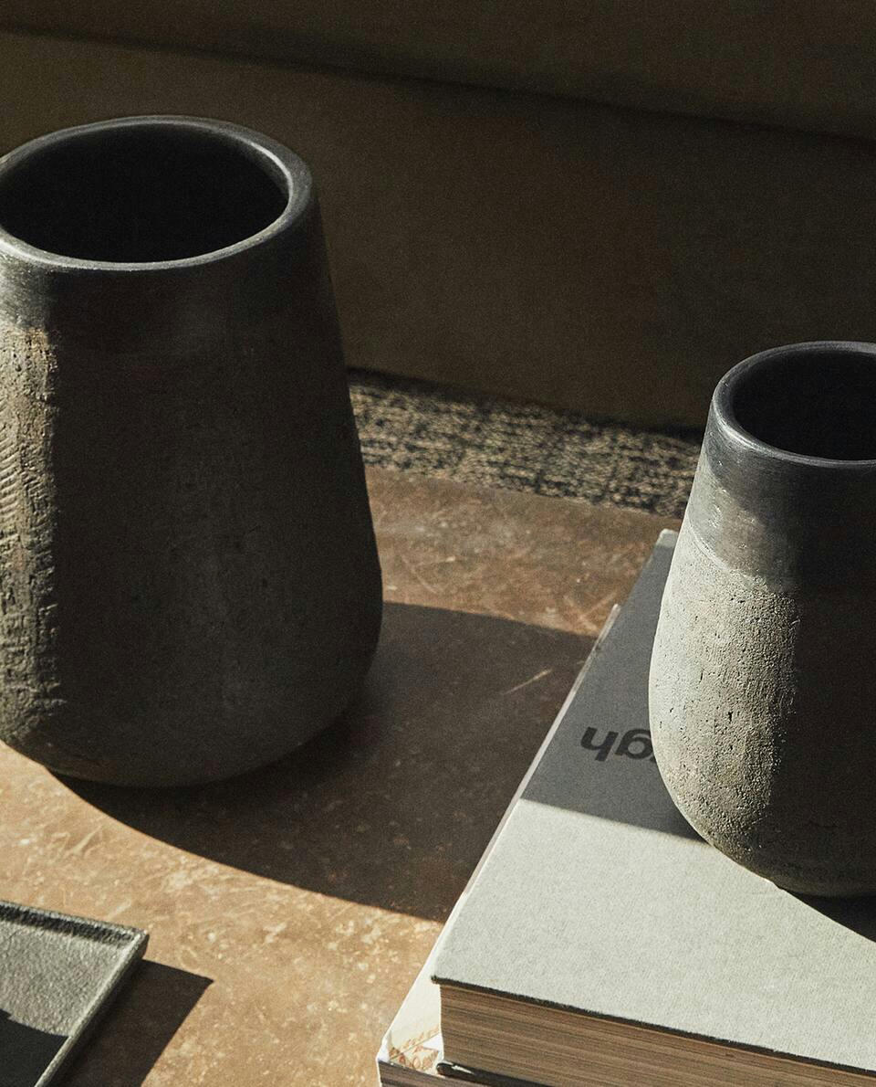 CYLINDRICAL VASE
