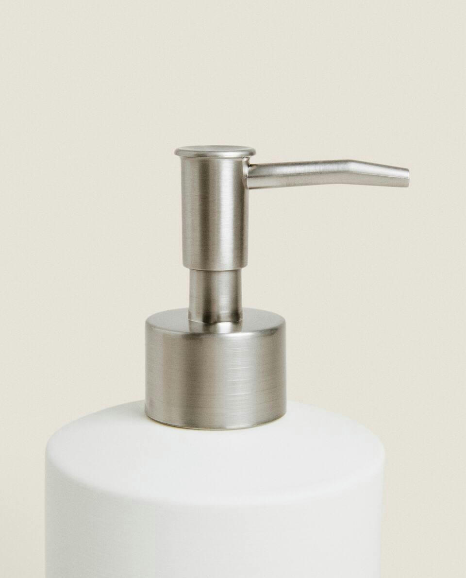 PLAIN CERAMIC BATHROOM SET