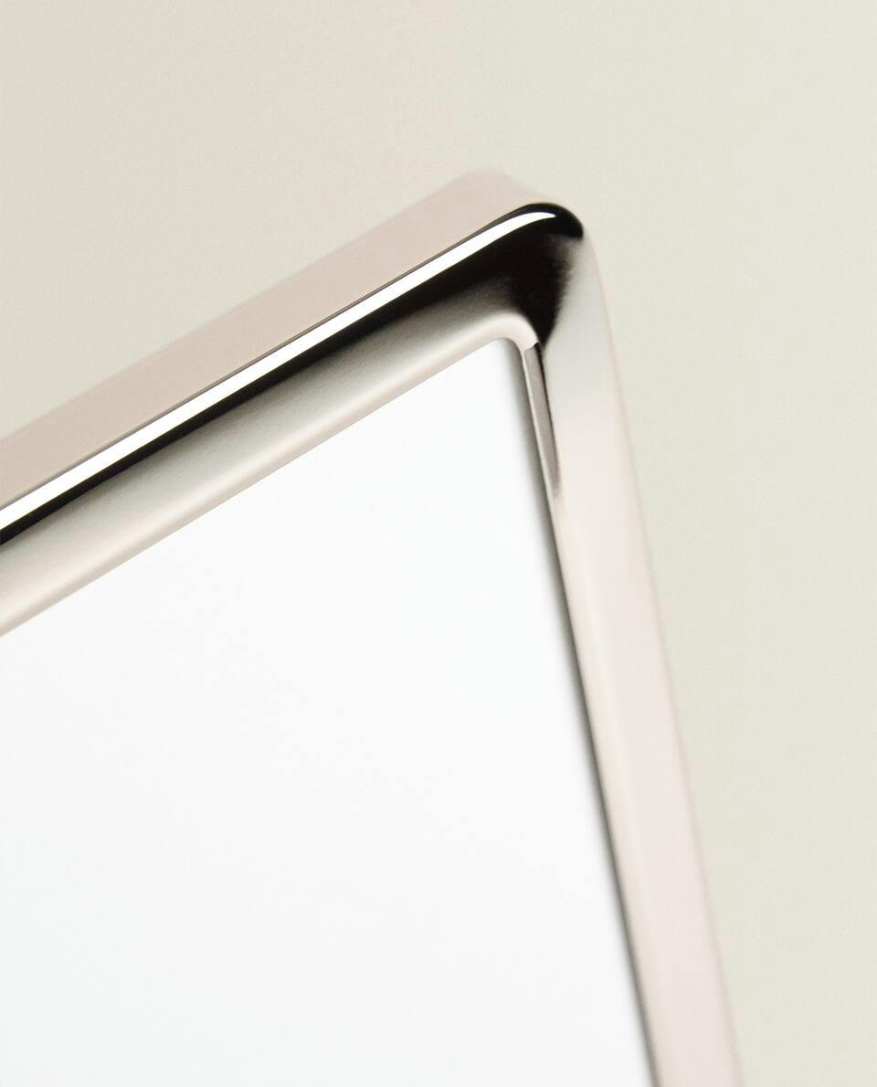 METAL FRAME WITH ROUNDED CORNERS